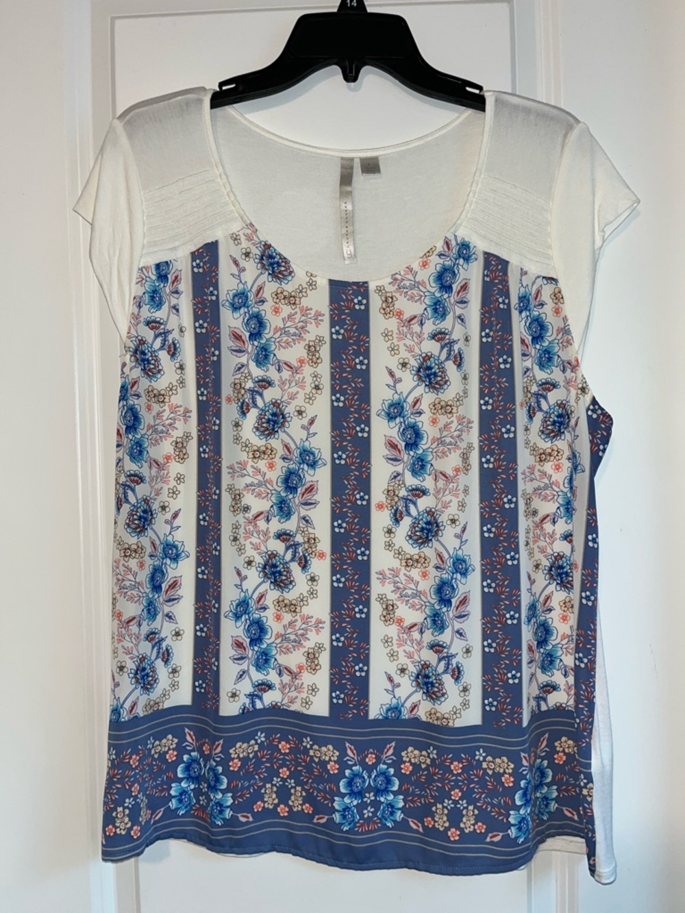 LC Lauren Conrad Cap Sleeve White Floral Top Women’s Large